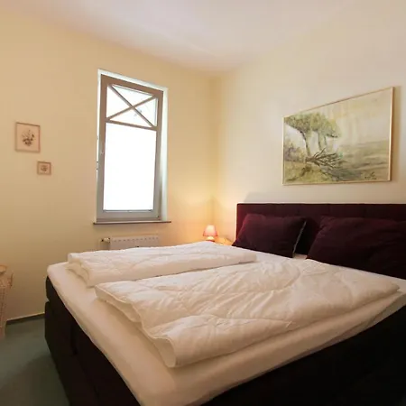 Apartment Haus Strandburg - by Rujana
