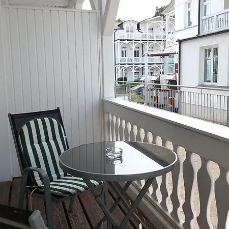 Haus & Strandburg By Rujana アパート ビンツ